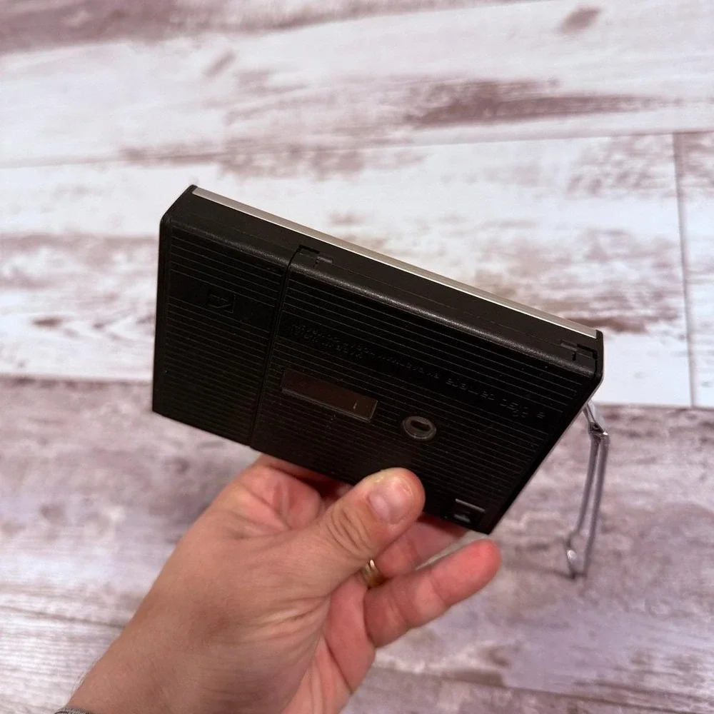 Kodak Disc 4000‎ Vintage 1980s Pocket Camera Silver Black with Wrist Strap